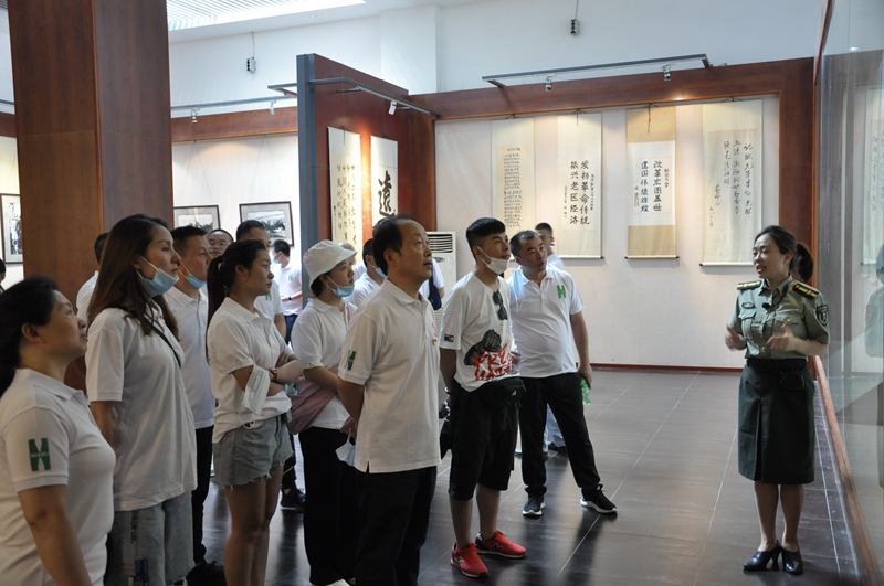 参观红军陈列馆_副本 参观红军陈列馆_副本